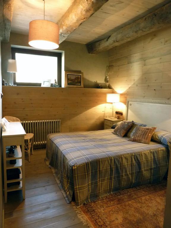 Villa La Borda Del Zarrastiecho à Sallent de Gállego Chambre photo