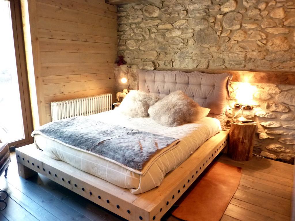 Villa La Borda Del Zarrastiecho à Sallent de Gállego Chambre photo