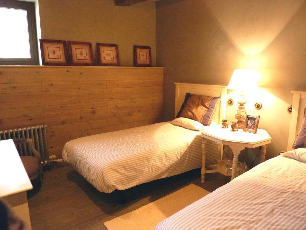 Villa La Borda Del Zarrastiecho à Sallent de Gállego Chambre photo