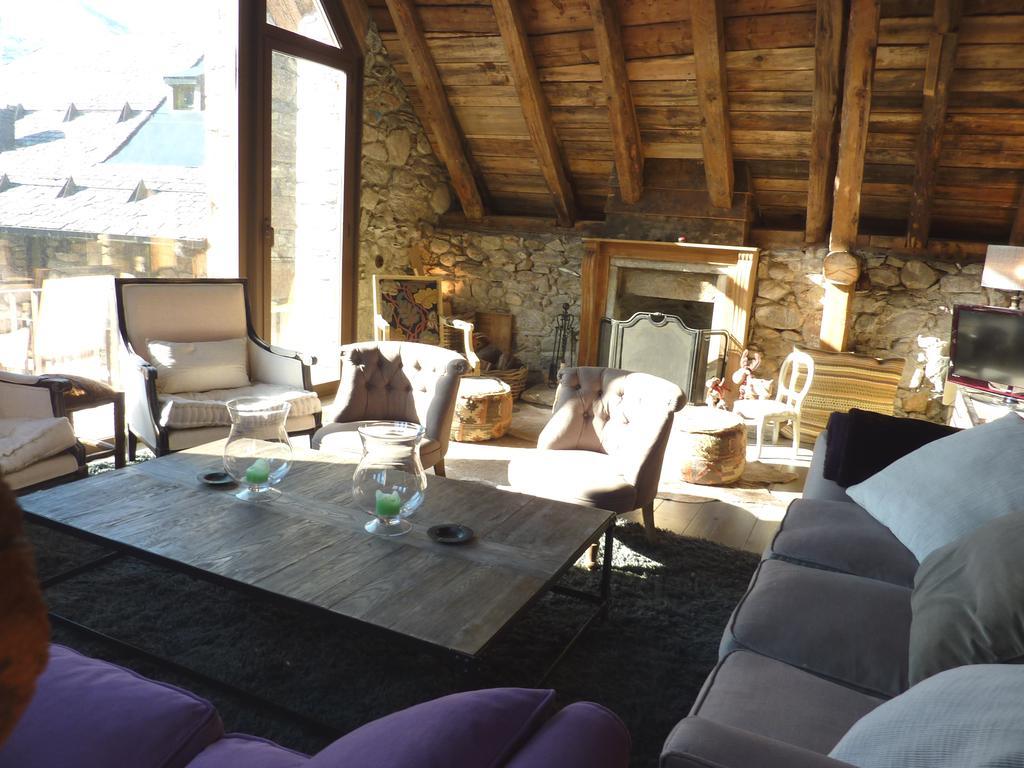 Villa La Borda Del Zarrastiecho à Sallent de Gállego Chambre photo