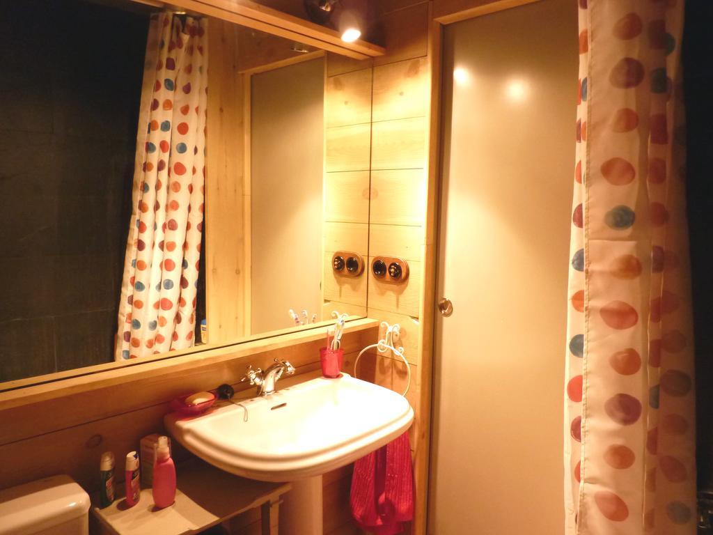 Villa La Borda Del Zarrastiecho à Sallent de Gállego Chambre photo